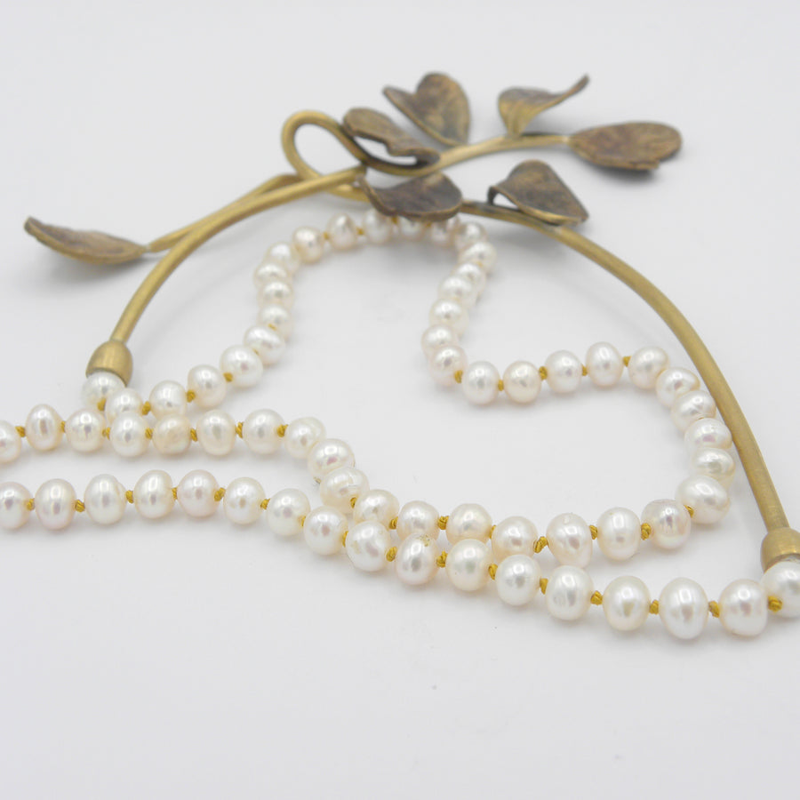 Jasmine leaves - pearl necklace